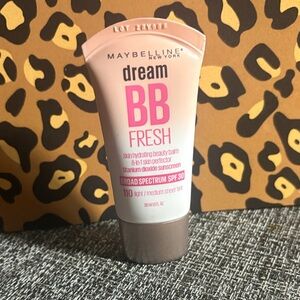 Maybelline Dream BB Fresh Cream-110 Light